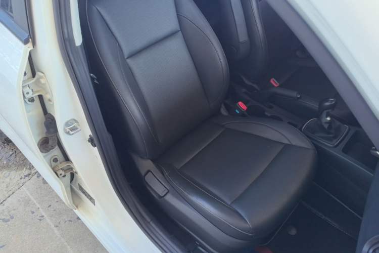 Used Kia K2 2017 Sedan 1.4L Manual Transmission 15th Anniversary Special Edition GLS Right Front Seat