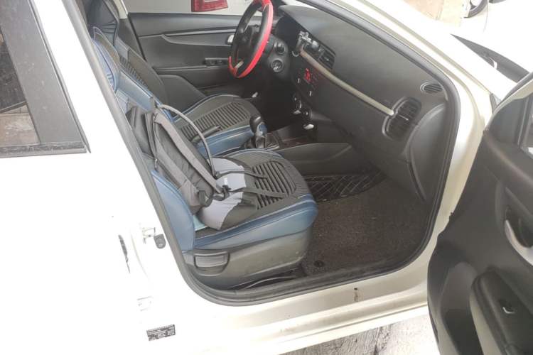 Used Kia K2 2017 Sedan 1.4L Manual Transmission GLS Right Front Seat