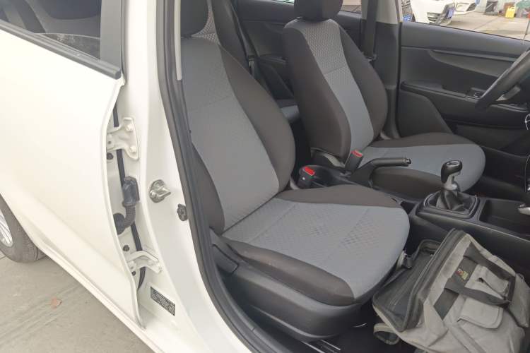 Used Kia K2 2017 Sedan 1.4L Manual Transmission GLS Right Front Seat