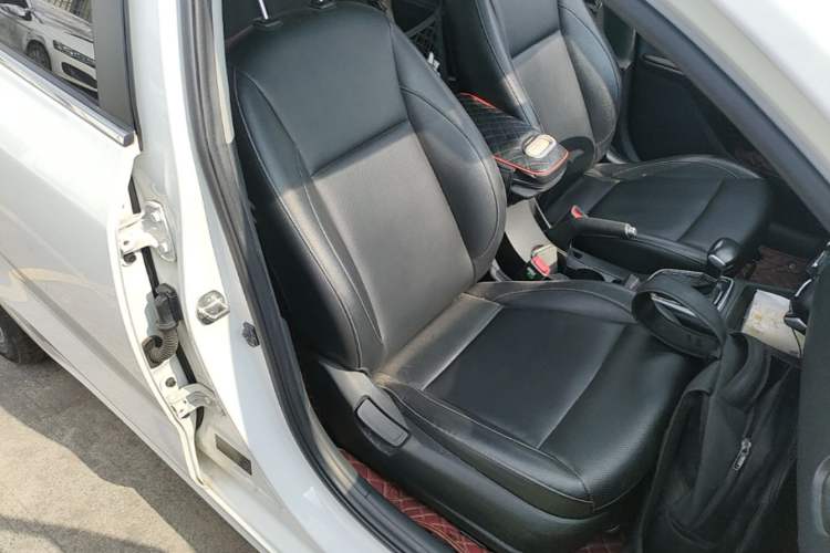 Used Kia K2 2017 Sedan 1.6L AT Premium Right Front Seat