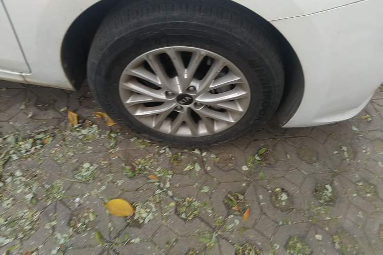 Used Kia K2 2017 Sedan 1.4L Automatic GLS Right Front Wheel Hub