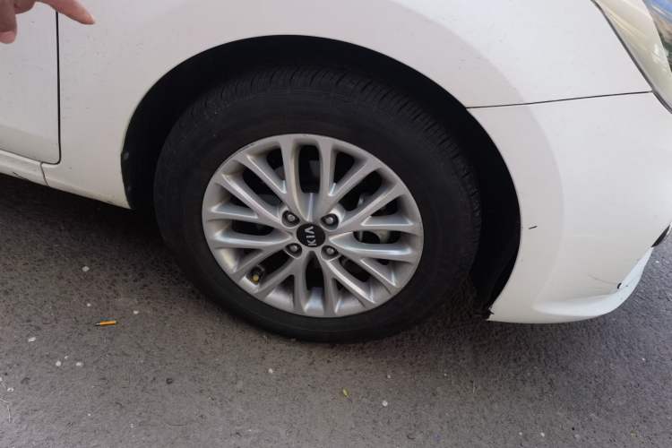 Used Kia K2 2017 Sedan 1.4L Automatic GLS Right Front Wheel Hub