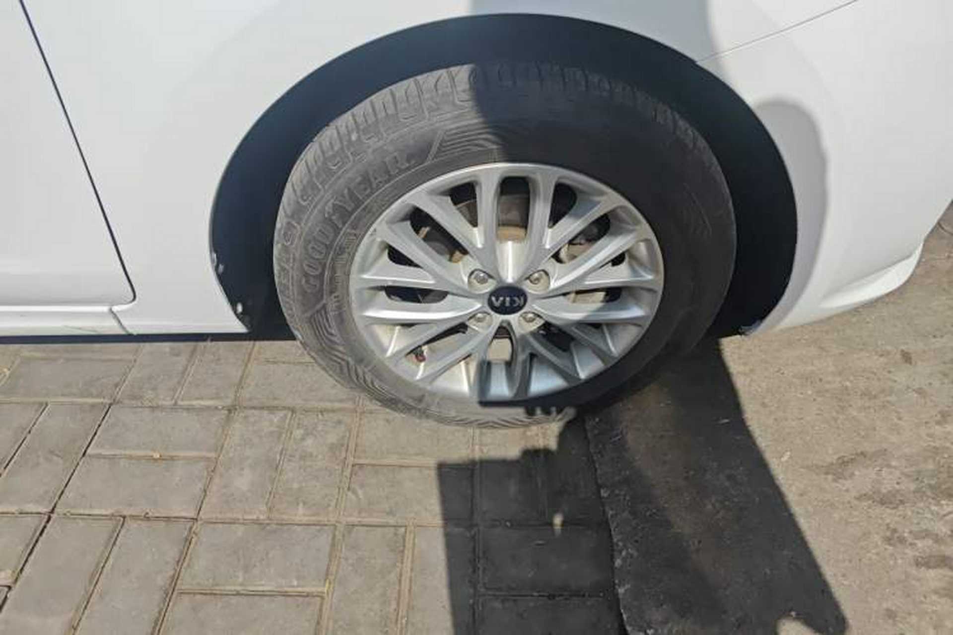 Used Kia K2 2017 Sedan 1.4L Automatic GLS Right Front Wheel Hub