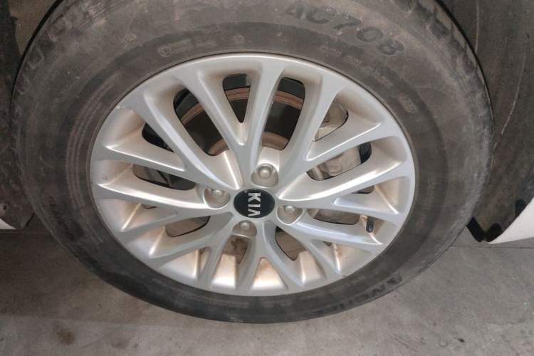 Used Kia K2 2017 Sedan 1.4L Automatic Transmission 15th Anniversary Special Edition GLS Right Front Wheel Hub