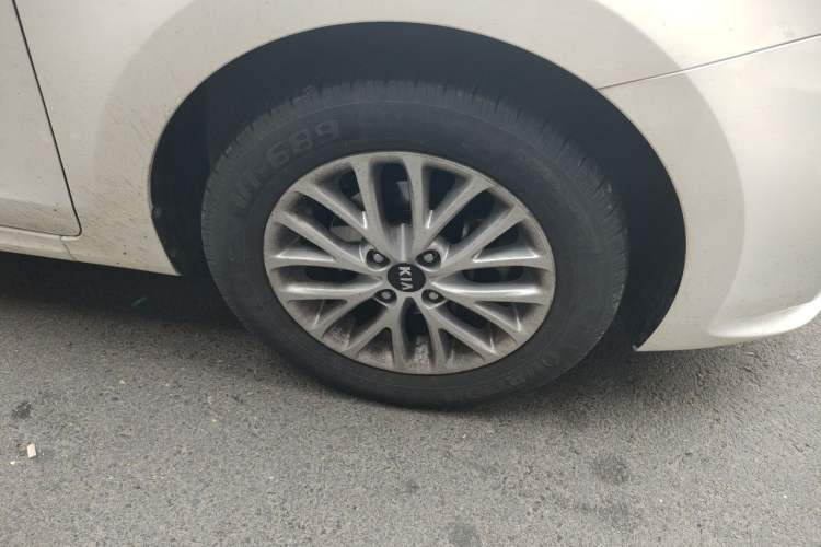 Used Kia K2 2017 Sedan 1.4L Automatic GLS Right Front Wheel Hub