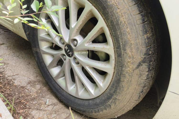 Used Kia K2 2017 Sedan 1.4L Manual Transmission 15th Anniversary Special Edition GLS Right Front Wheel Hub