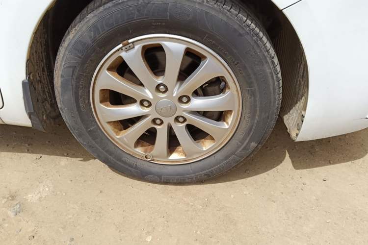 Used Kia K2 2017 Sedan 1.4L Manual Transmission GLS Right Front Wheel Hub