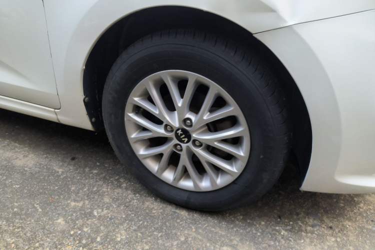 Used Kia K2 2017 Sedan 1.4L Automatic GLS Right Front Wheel Hub