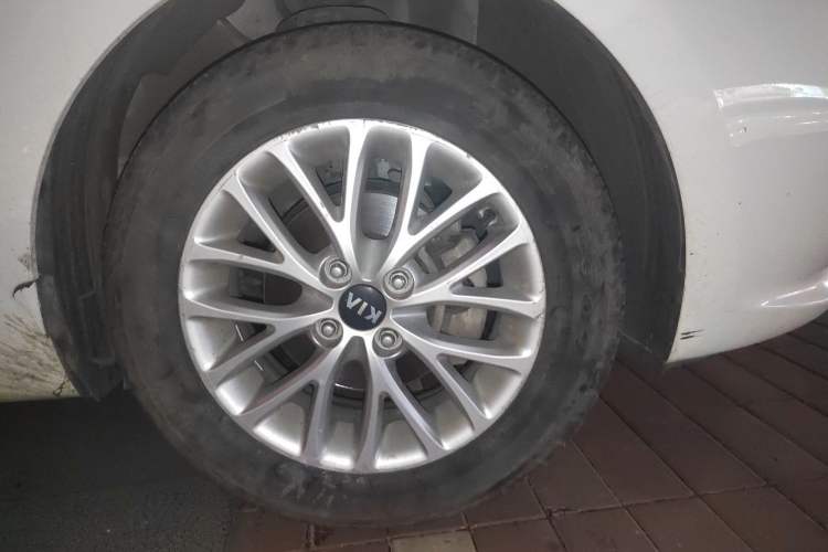 Used Kia K2 2017 Sedan 1.4L Automatic GLS Right Front Wheel Hub