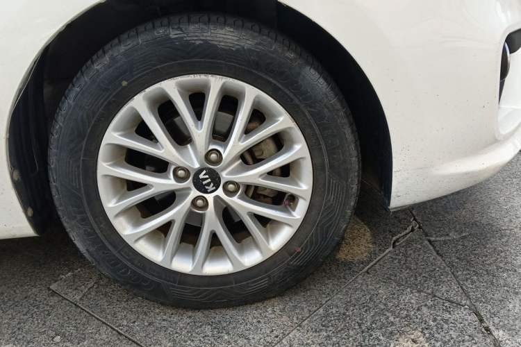 Used Kia K2 2017 Sedan 1.4L Manual Transmission GLS Right Front Wheel Hub