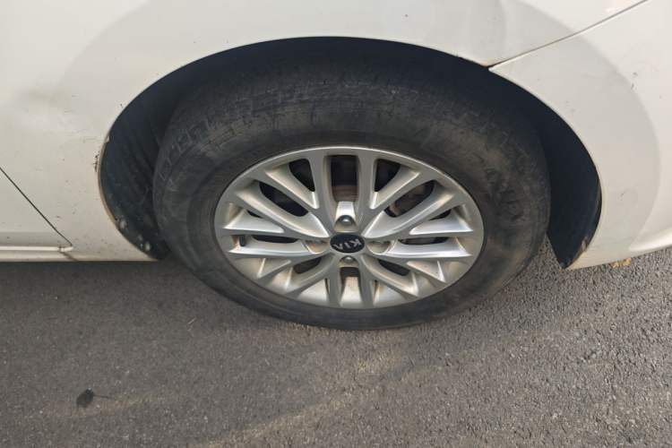 Used Kia K2 2017 Sedan 1.4L Automatic Transmission 15th Anniversary Special Edition GLS Right Front Wheel Hub