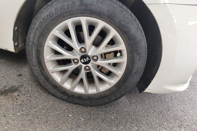Used Kia K2 2017 Sedan 1.4L Manual Transmission GLS Right Front Wheel Hub