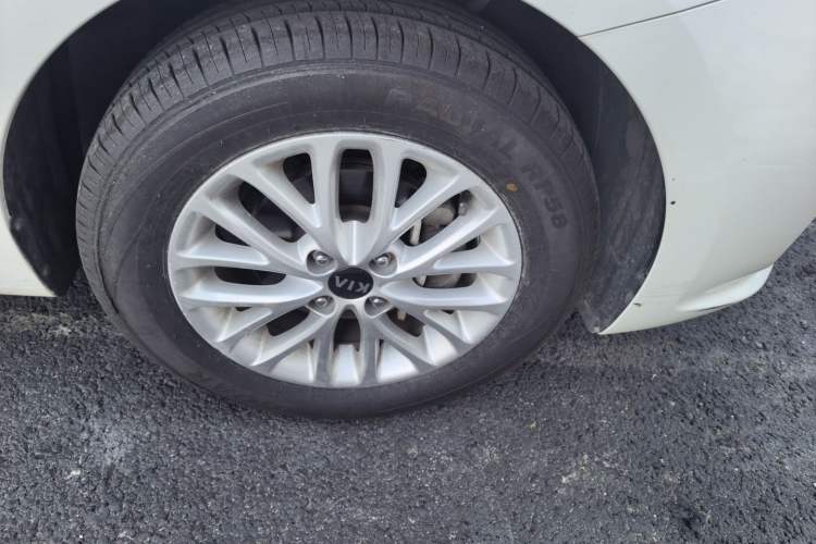 Used Kia K2 2017 Sedan 1.4L Manual Transmission GLS Right Front Wheel Hub