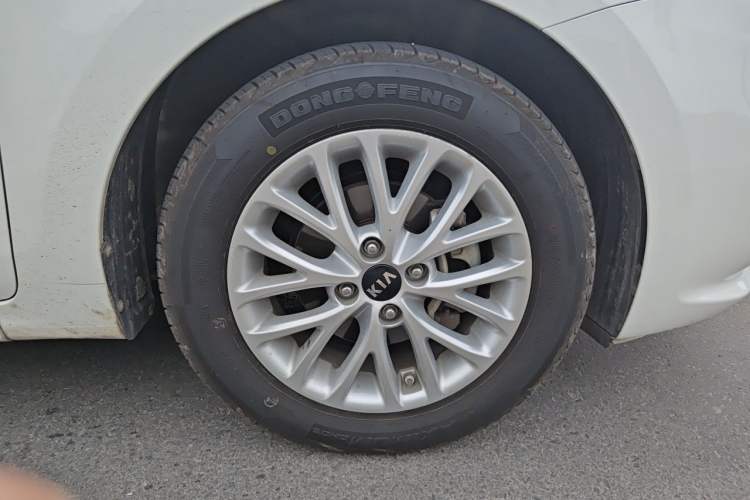 Used Kia K2 2017 Sedan 1.4L Automatic GLS Right Front Wheel Hub