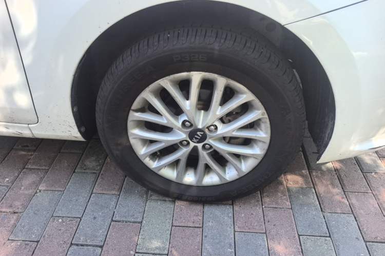 Used Kia K2 2017 Sedan 1.4L Manual Transmission GLS Right Front Wheel Hub