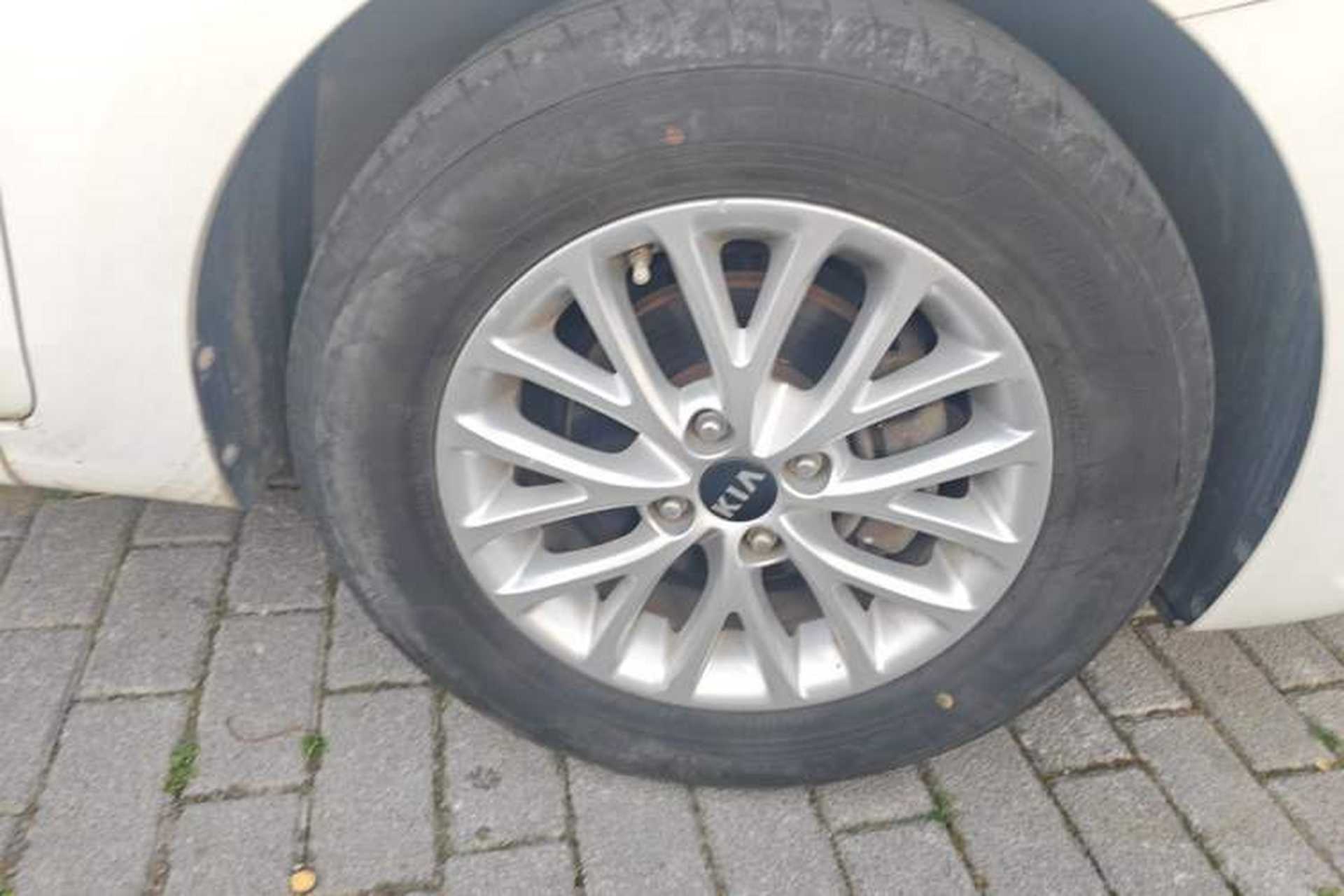 Used Kia K2 2017 Sedan 1.4L Automatic GLS Right Front Wheel Hub
