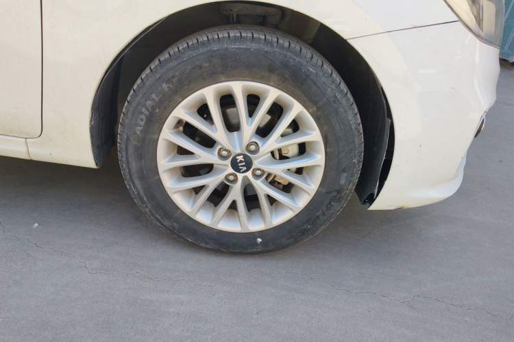 Used Kia K2 2017 Sedan 1.4L Manual Transmission GLS Right Front Wheel Hub
