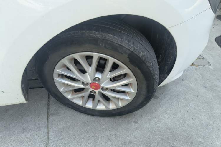 Used Kia K2 2017 Sedan 1.4L Automatic GLS Right Front Wheel Hub