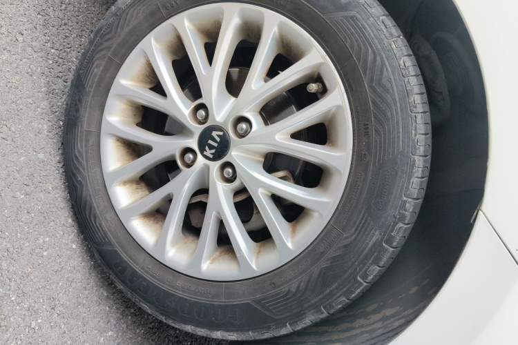 Used Kia K2 2017 Sedan 1.4L Automatic Transmission 15th Anniversary Special Edition GLS Right Front Wheel Hub