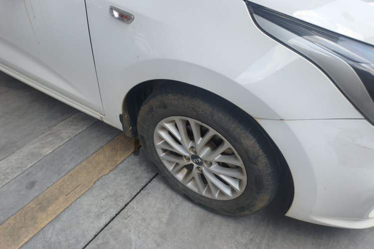 Used Kia K2 2017 Sedan 1.4L Automatic GLS Right Front Wheel Hub