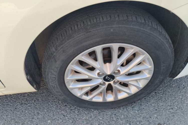 Used Kia K2 2017 Sedan 1.4L Manual Transmission 15th Anniversary Special Edition GLS Right Front Wheel Hub