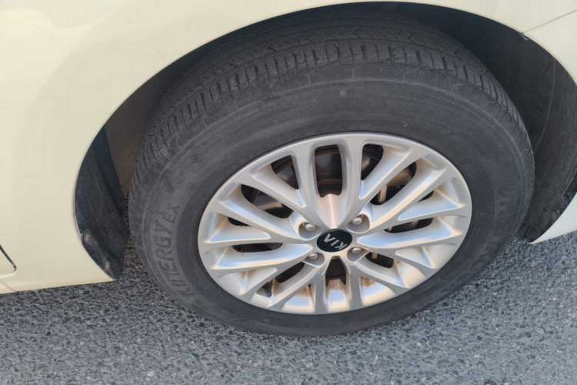 Used Kia K2 2017 Sedan 1.4L Manual Transmission 15th Anniversary Special Edition GLS Right Front Wheel Hub