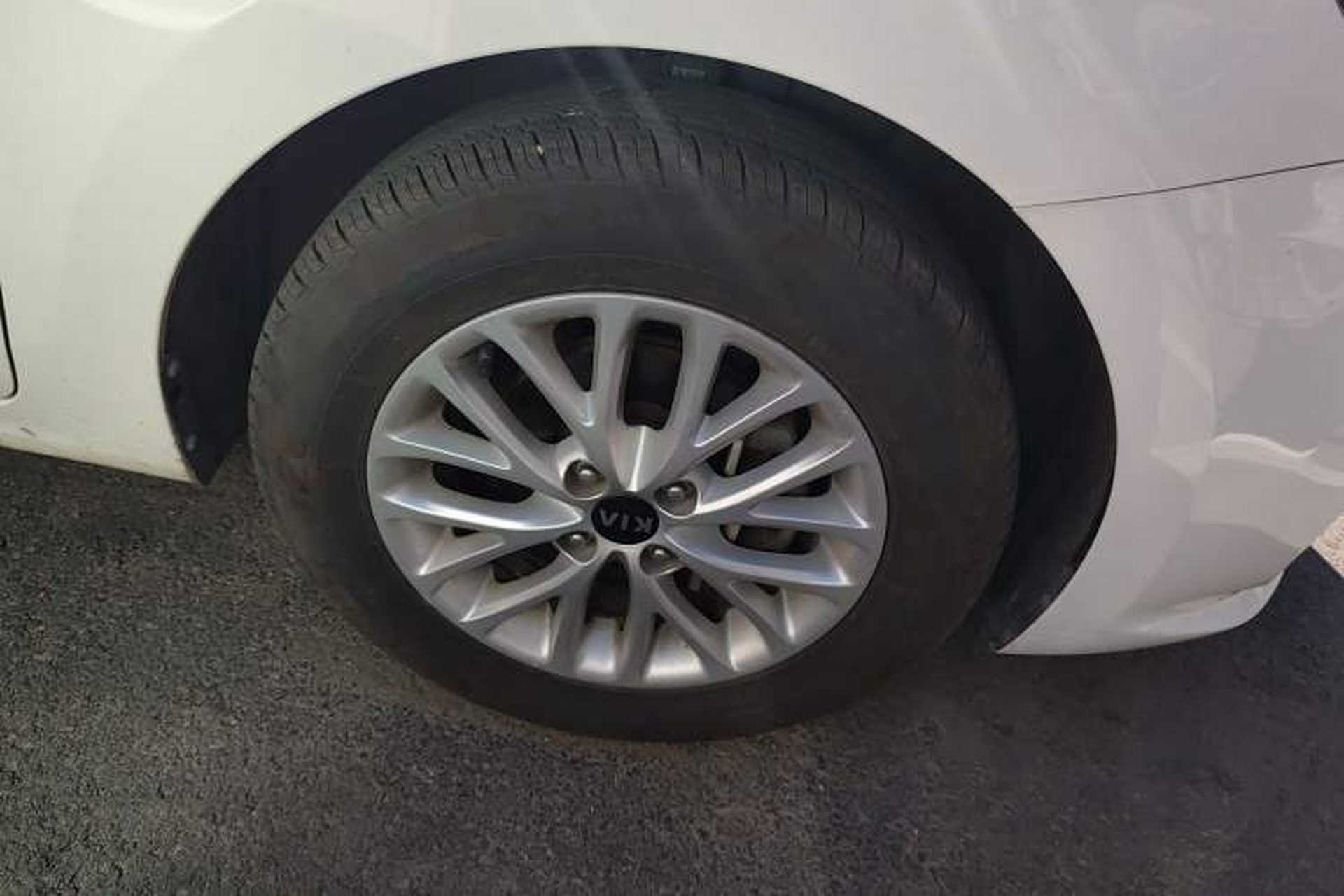 Used Kia K2 2017 Sedan 1.4L Automatic GLS Right Front Wheel Hub