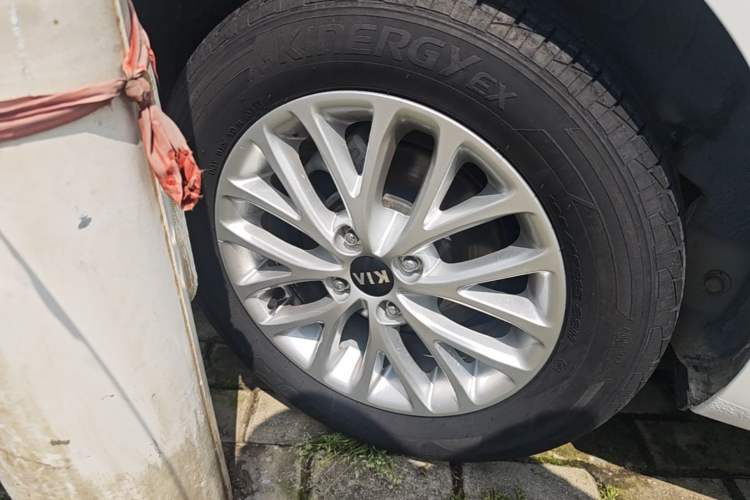 Used Kia K2 2017 Sedan 1.4L Automatic GLS Right Rear Wheel Hub