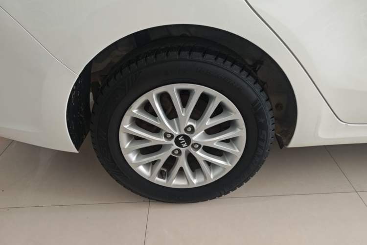 Used Kia K2 2017 Sedan 1.4L Automatic GLS Right Rear Wheel Hub