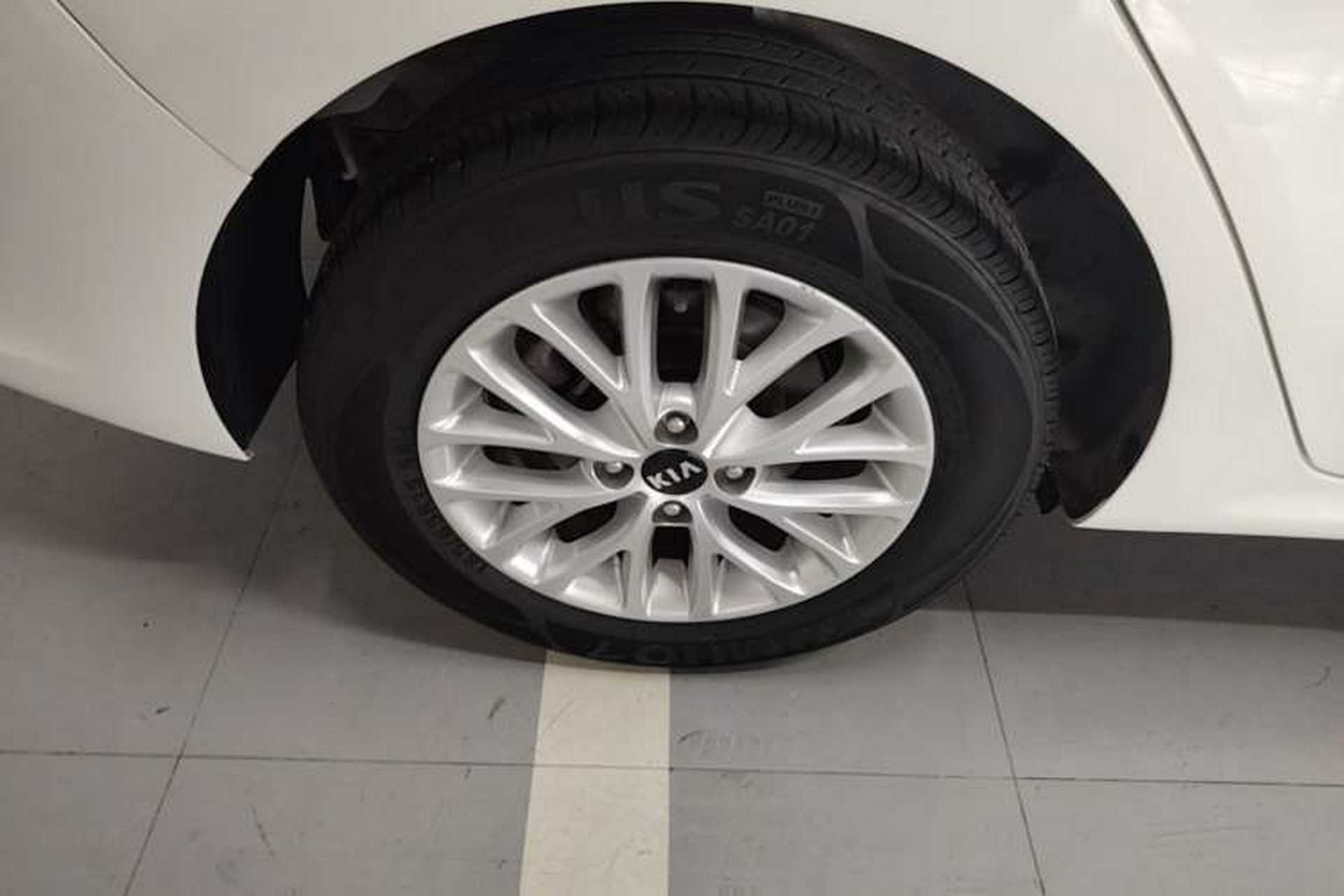 Used Kia K2 2017 Sedan 1.4L Automatic Transmission 15th Anniversary Special Edition GLS Right Rear Wheel Hub