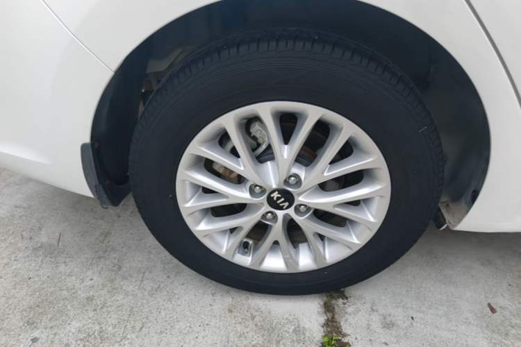 Used Kia K2 2017 Sedan 1.4L Manual Transmission 15th Anniversary Special Edition GLS Right Rear Wheel Hub