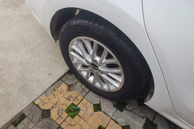 Used Kia K2 2017 Sedan 1.4L Automatic Transmission 15th Anniversary Special Edition GLS Right Rear Wheel Hub