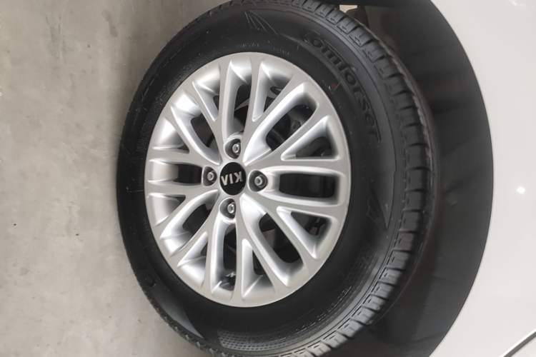 Used Kia K2 2017 Sedan 1.4L Automatic Transmission 15th Anniversary Special Edition GLS Right Rear Wheel Hub