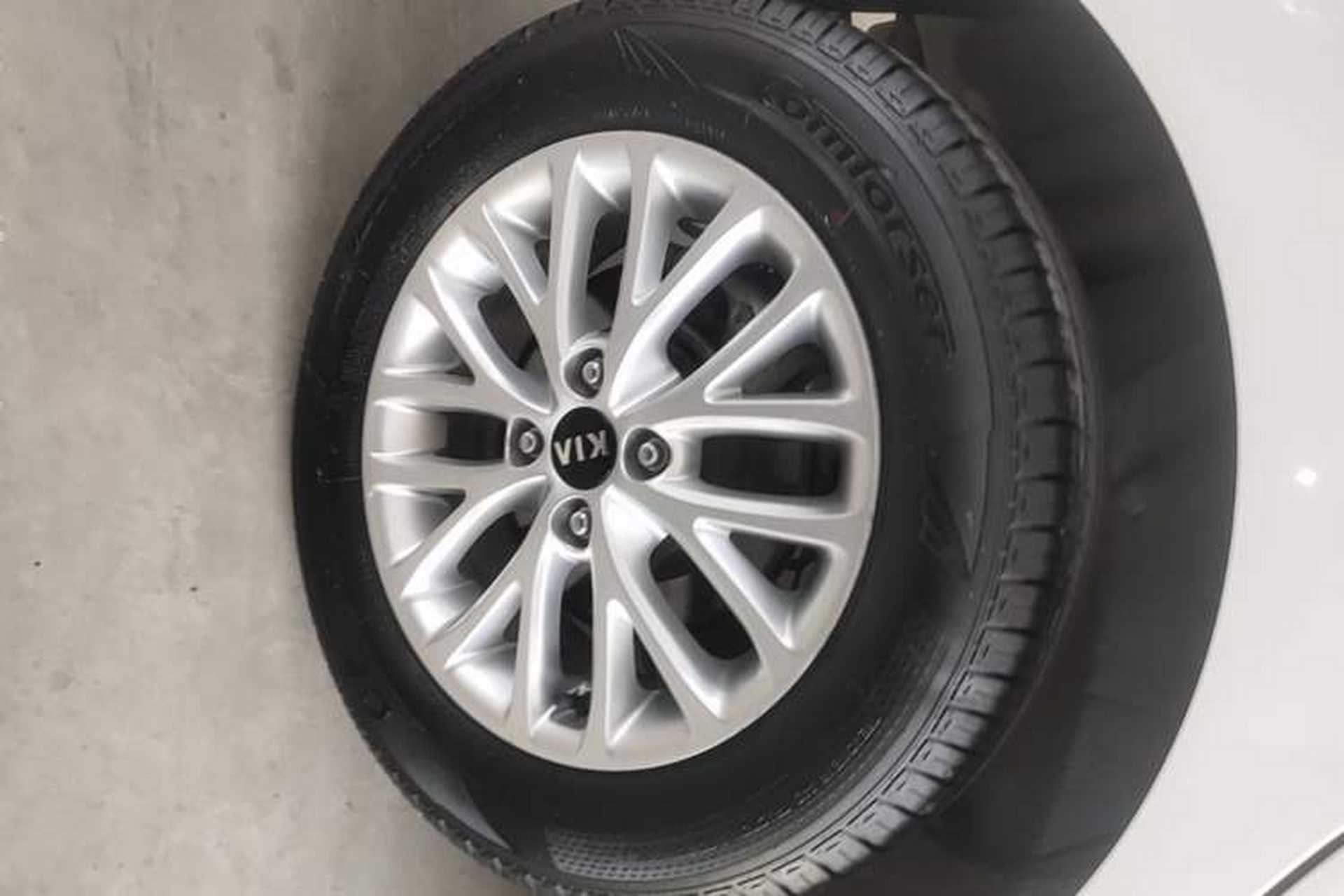 Used Kia K2 2017 Sedan 1.4L Automatic Transmission 15th Anniversary Special Edition GLS Right Rear Wheel Hub