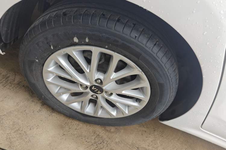 Used Kia K2 2017 Sedan 1.4L Automatic GLS Right Rear Wheel Hub