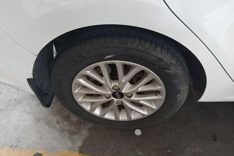 Used Kia K2 2017 Sedan 1.4L Manual Transmission GLS Right Rear Wheel Hub