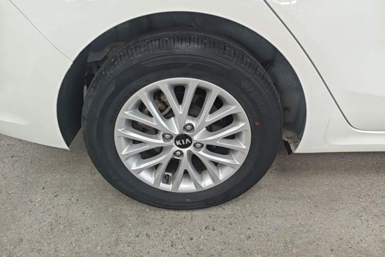 Used Kia K2 2017 Sedan 1.4L Automatic Transmission 15th Anniversary Special Edition GLS Right Rear Wheel Hub