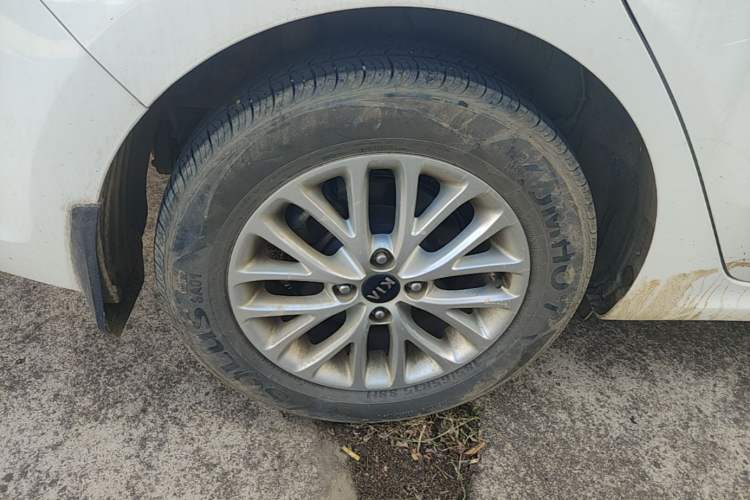 Used Kia K2 2017 Sedan 1.4L Manual Transmission GLS Right Rear Wheel Hub
