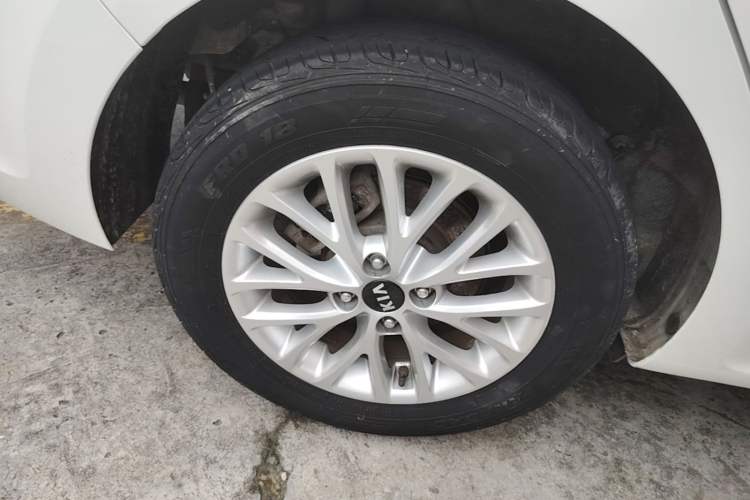 Used Kia K2 2017 Sedan 1.4L Automatic GLS Right Rear Wheel Hub