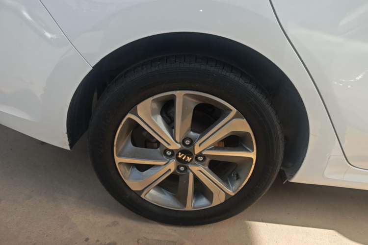 Used Kia K2 2017 Sedan 1.6L AT Premium Right Rear Wheel Hub
