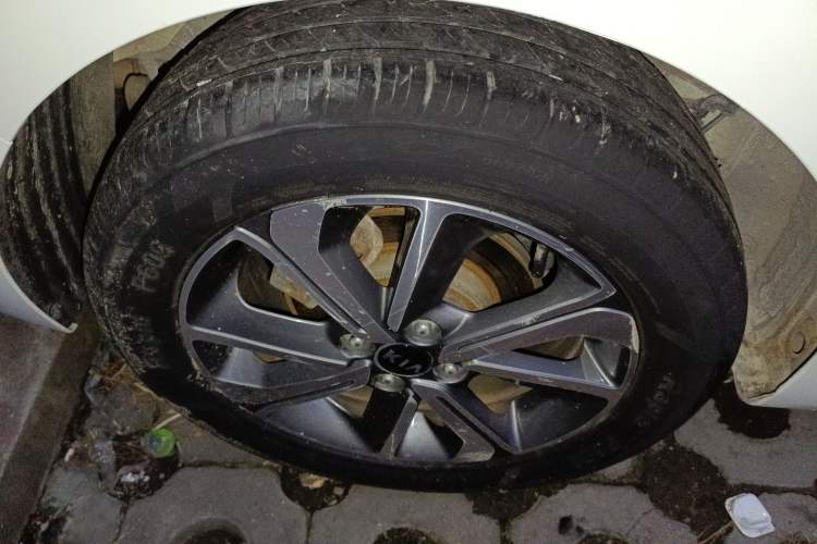 Used Kia K2 2017 Sedan 1.6L AT Premium Right Rear Wheel Hub