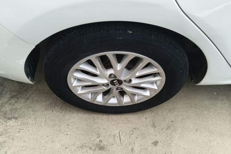 Used Kia K2 2017 Sedan 1.4L Automatic GLS Right Rear Wheel Hub