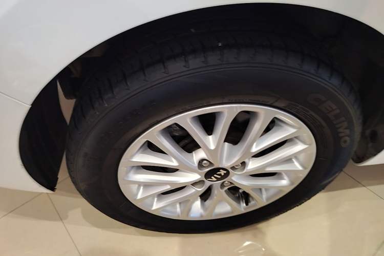 Used Kia K2 2017 Sedan 1.4L Automatic GLS Right Rear Wheel Hub