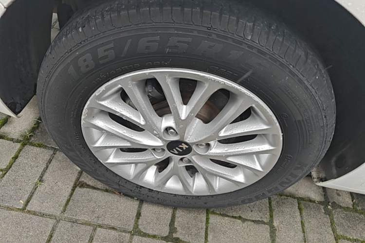 Used Kia K2 2017 Sedan 1.4L Automatic GLS Right Rear Wheel Hub
