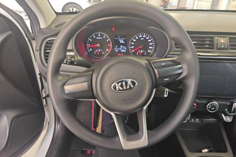 Used Kia K2 2017 Sedan 1.4L Manual Transmission 15th Anniversary Special Edition GLS Steering Wheel