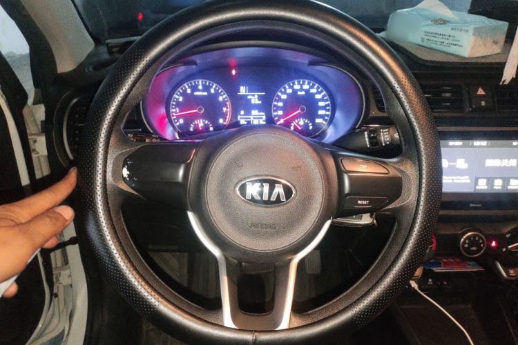 Used Kia K2 2017 Sedan 1.4L Automatic Transmission 15th Anniversary Special Edition GLS Steering Wheel