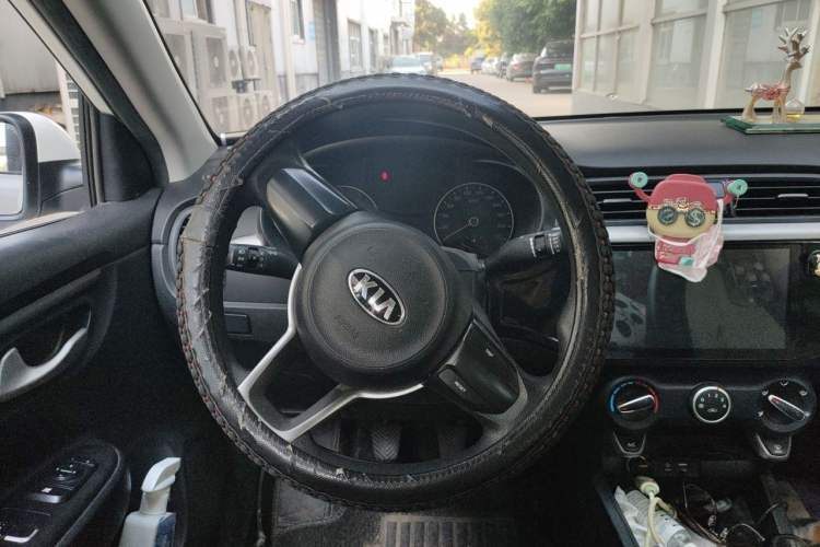 Used Kia K2 2017 Sedan 1.4L Manual Transmission GLS Steering Wheel