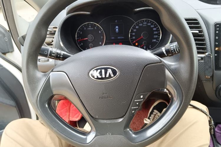 Used Kia K2 2017 Sedan 1.4L Manual Transmission GLS Steering Wheel