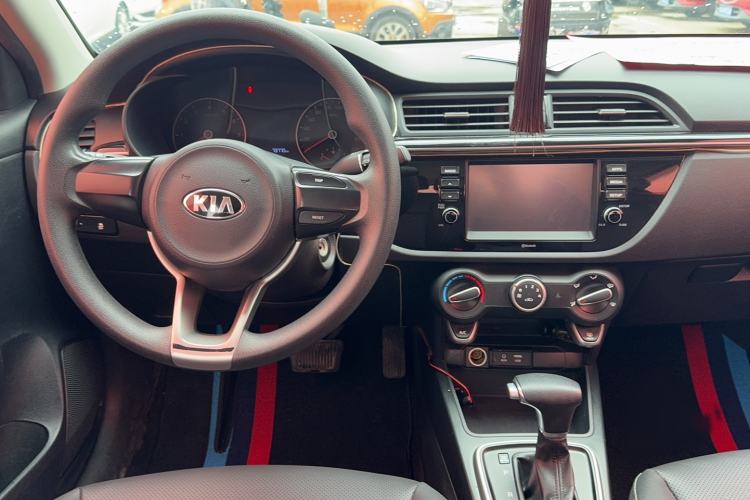 Used Kia K2 2017 Sedan 1.4L Automatic Transmission 15th Anniversary Special Edition GLS Steering Wheel