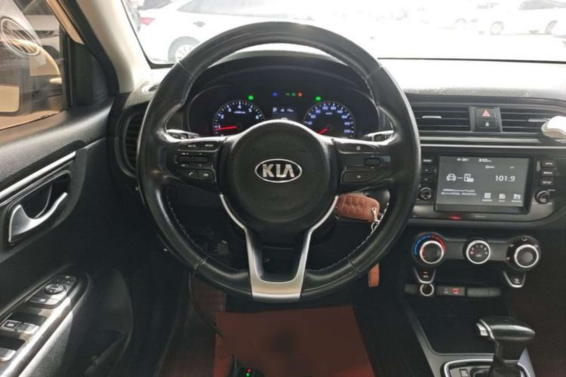 Used Kia K2 2017 Sedan 1.6L AT Premium Steering Wheel